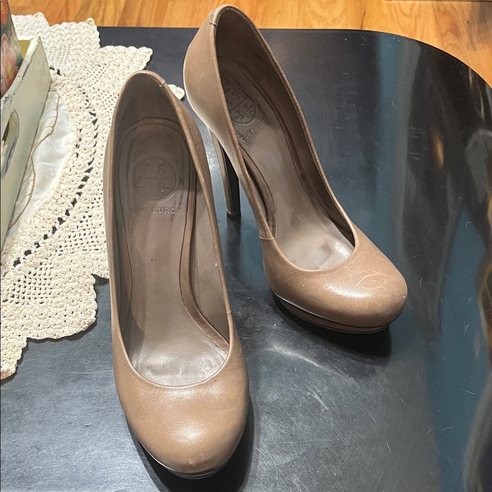 Tory Burch Elegant Tan High Heels